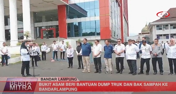 Bukit Asam Beri Bantuan Dump Truk dan Bak Sampah Ke BandarLampung
